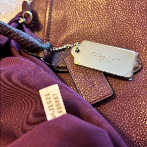 Coach Handbag F35887 Morgan
Satchel in Exotic Trim Leather Burgundy - Picture 9 of 9